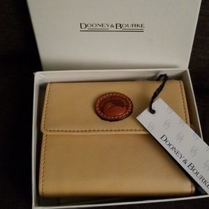 Dooney & Bourke wallet